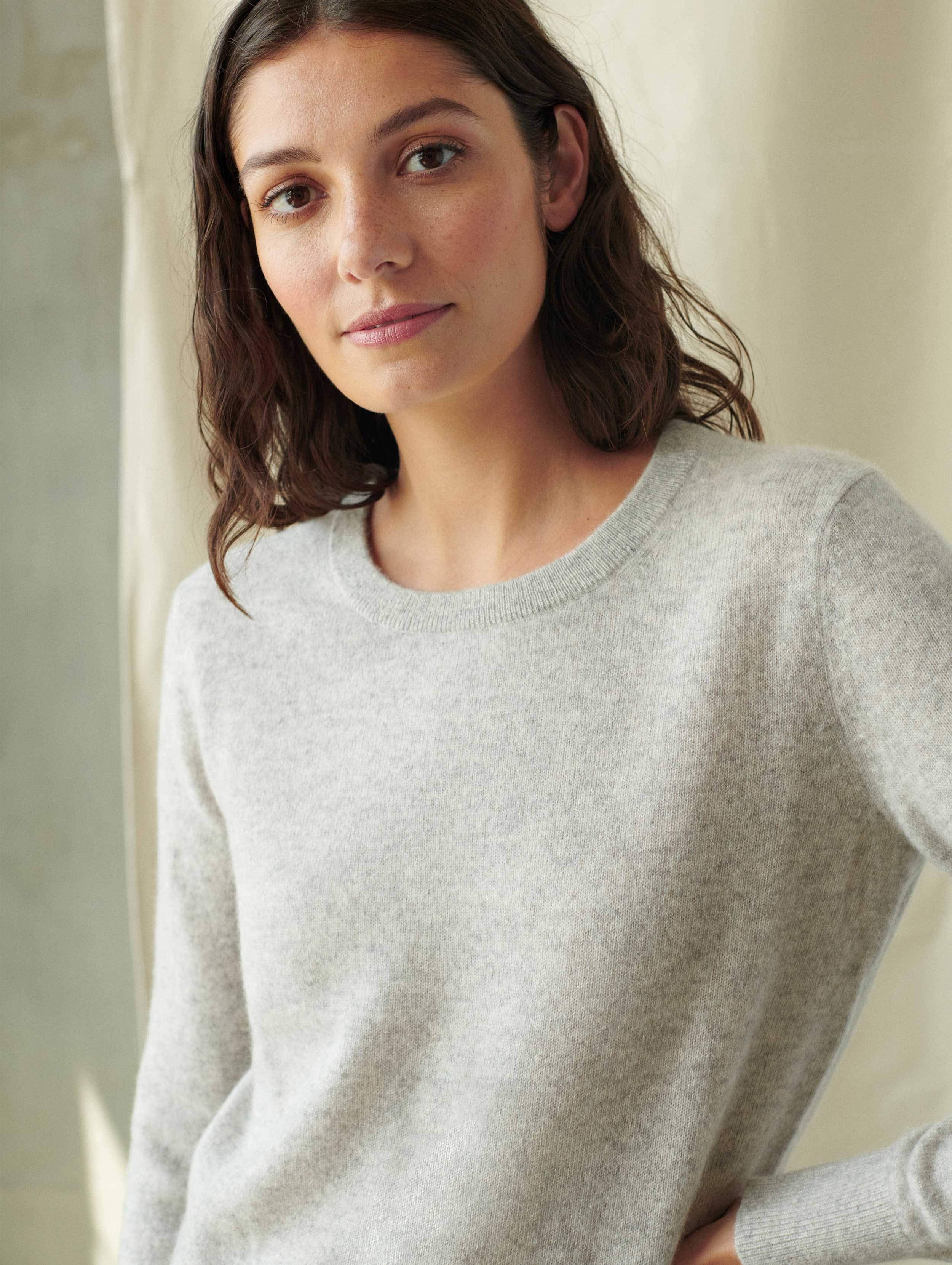 Misty Grey Heather Cashmere Crewneck K942525