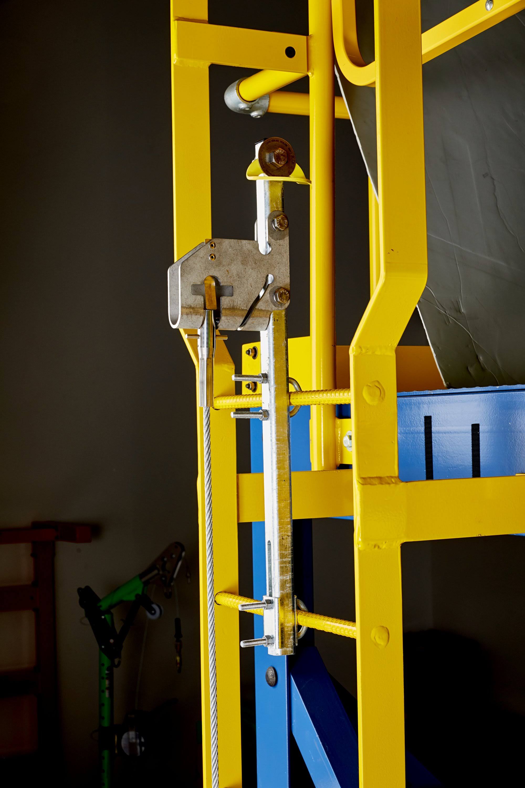 Galvanized Steel Vertical Safety System, 90 ft P7712