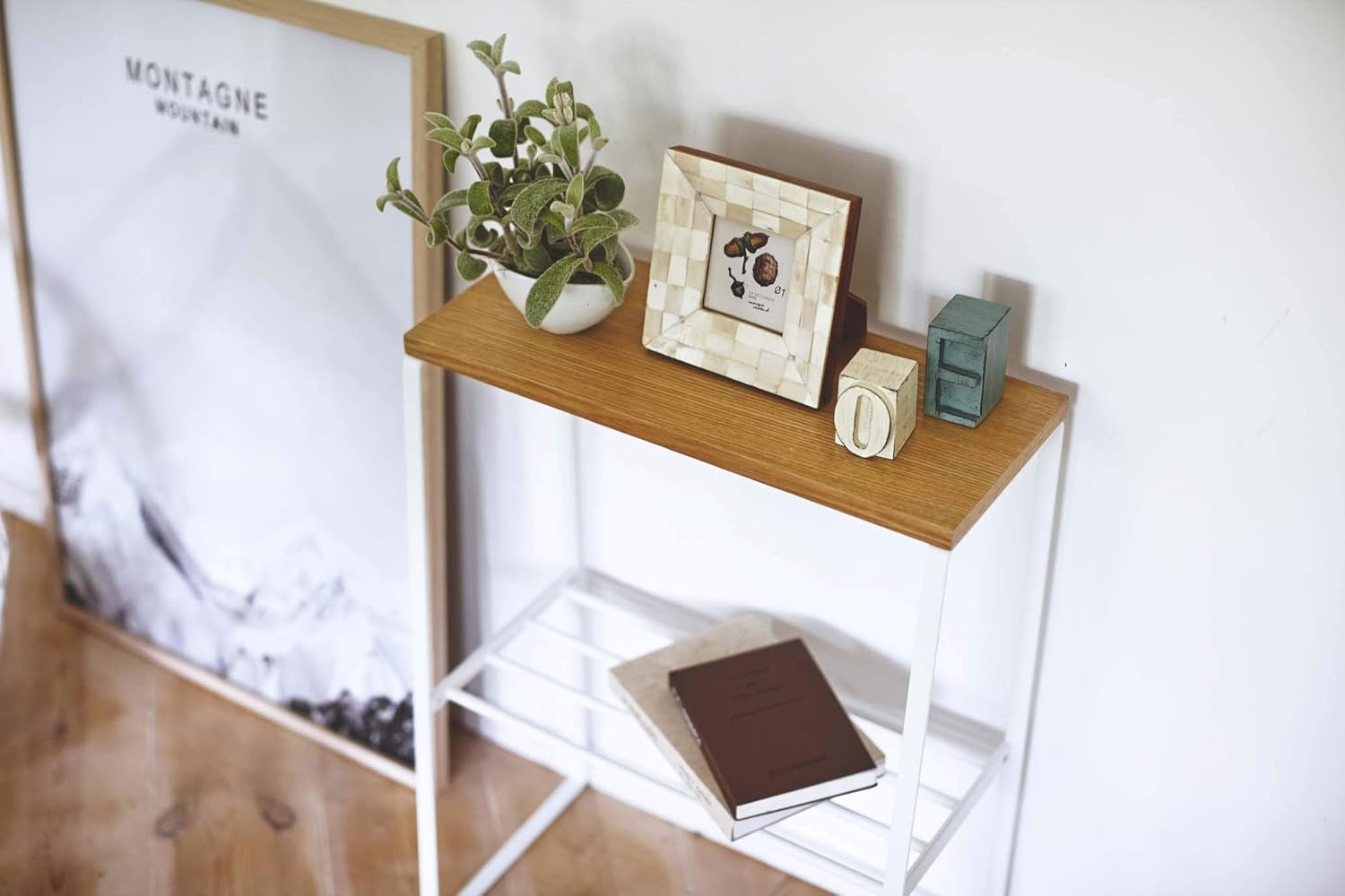 White Narrow End Table L3986