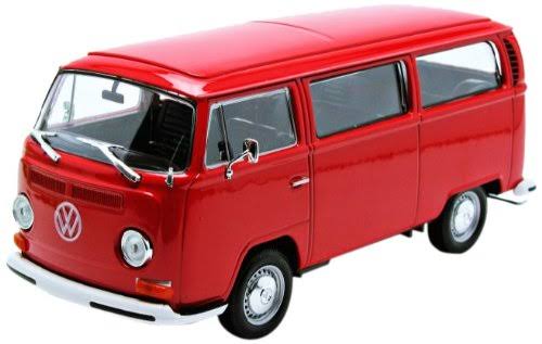 Red Metal Model Camper Van 1:24 Scale D779607