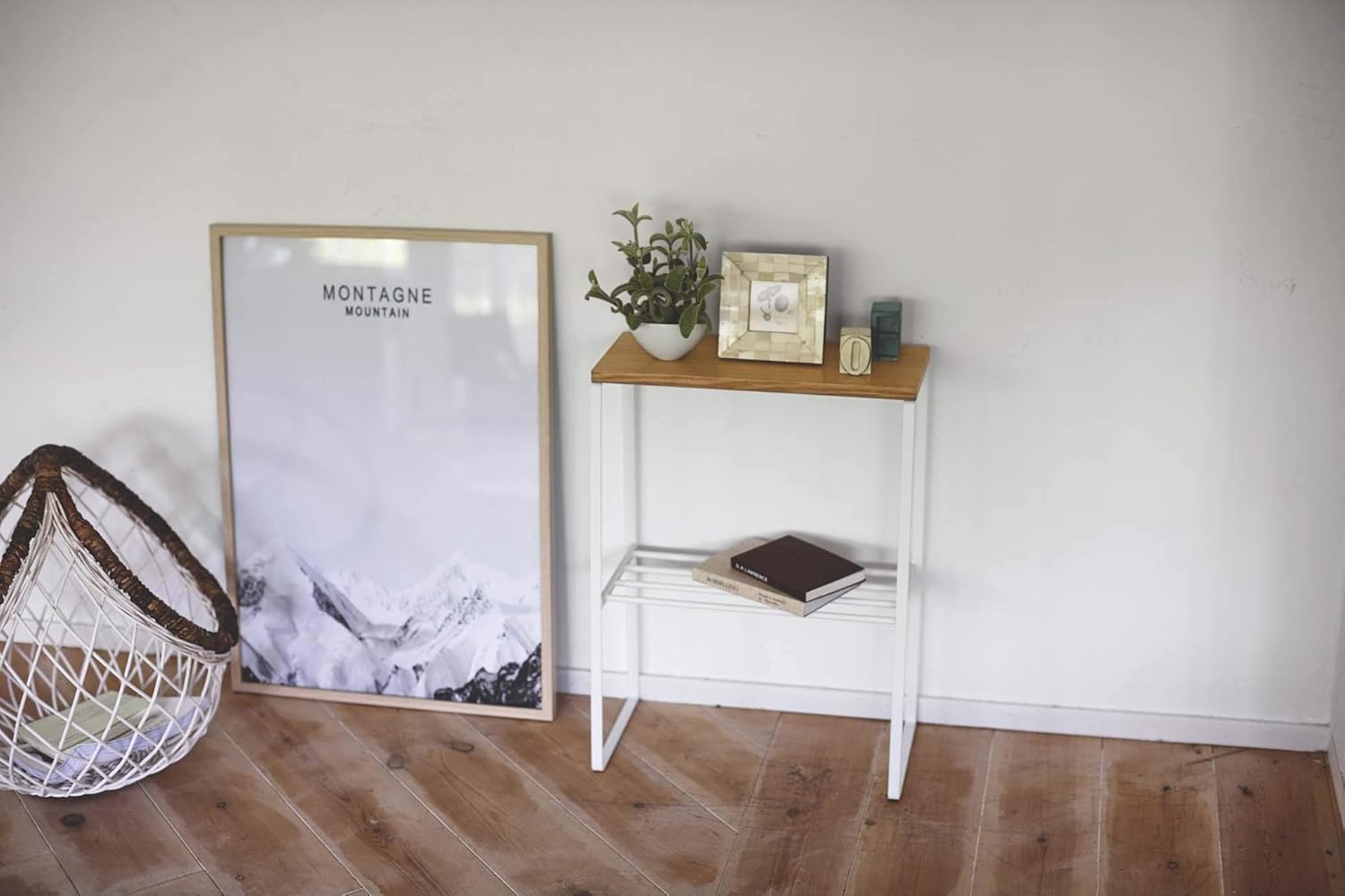 White Narrow End Table L3986