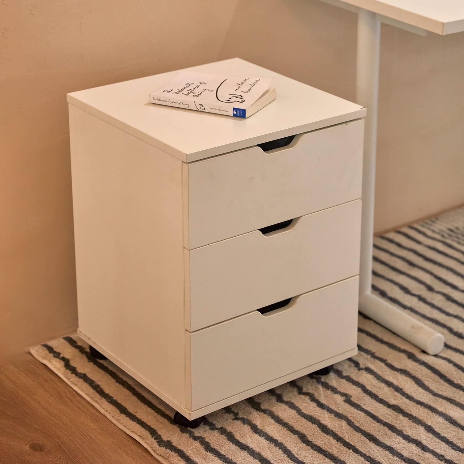 5 Drawer File Cabinet with Casters X651713