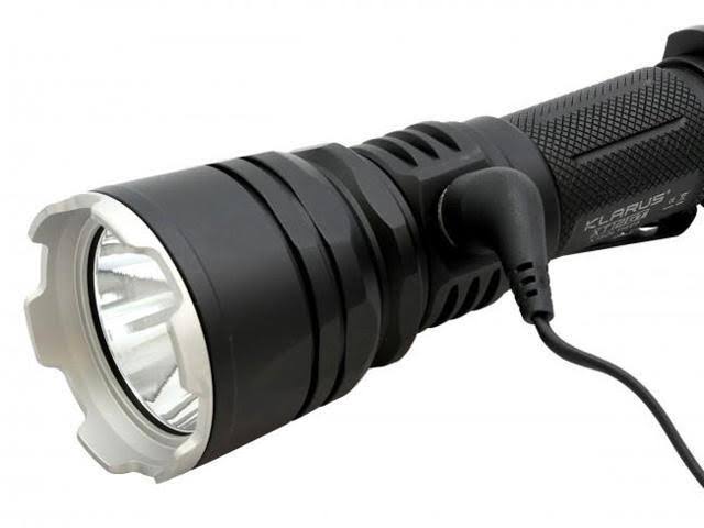 Rechargeable LED Flashlight Q8246